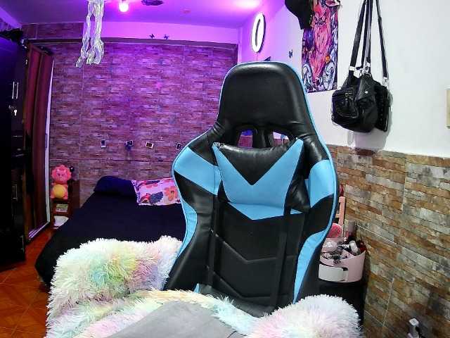 AngelaQueen live cam on BongaCams