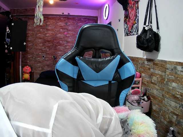 AngelaQueen live cam on BongaCams