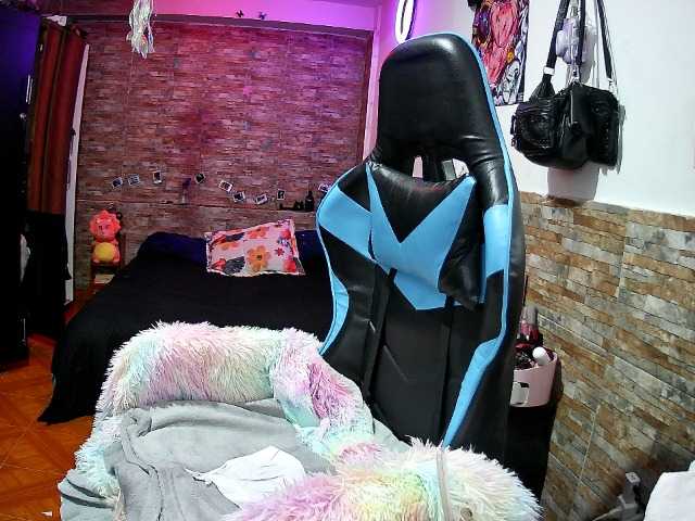 AngelaQueen live cam on BongaCams
