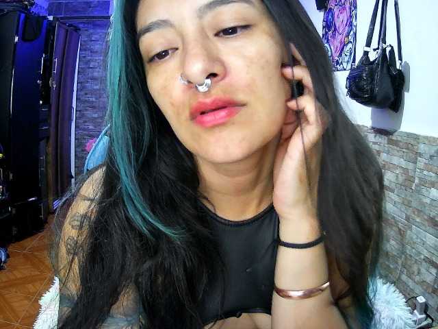 AngelaQueen live cam on BongaCams