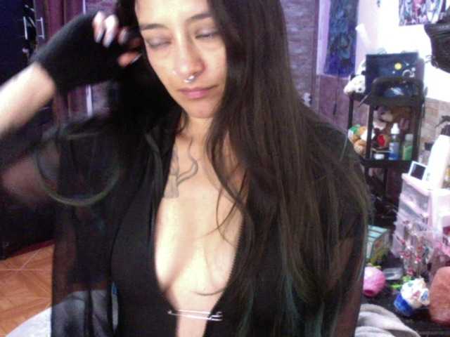 AngelaQueen live cam on BongaCams