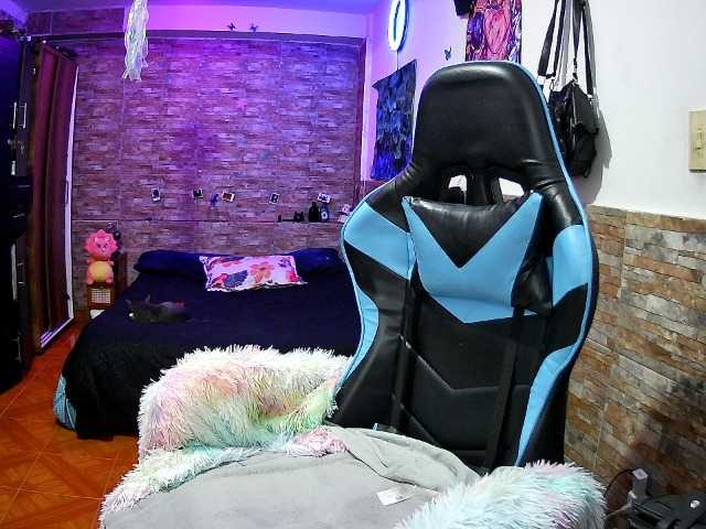 AngelaQueen live cam on BongaCams