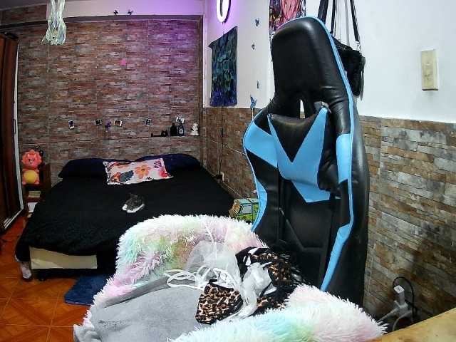 AngelaQueen live cam on BongaCams