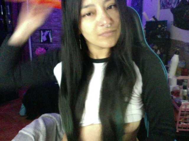 AngelaQueen live cam on BongaCams