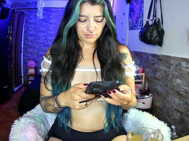 AngelaQueen live cam on BongaCams