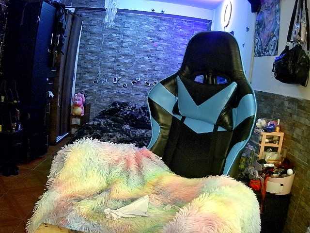 AngelaQueen, en vivo ahora en BongaCams