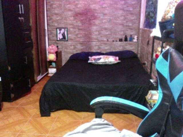 AngelaQueen Live Cam on BongaCams