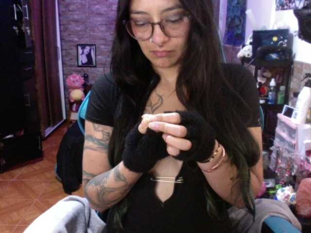 AngelaQueen live cam on BongaCams