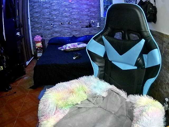AngelaQueen live cam on UnifiedCams