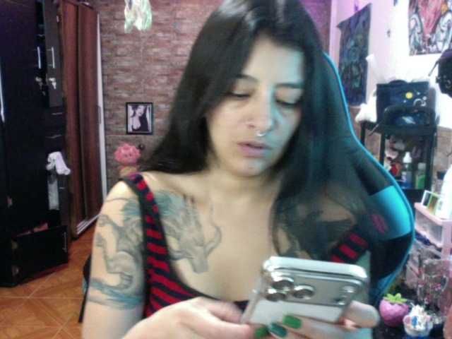 AngelaQueen live cam on BongaCams