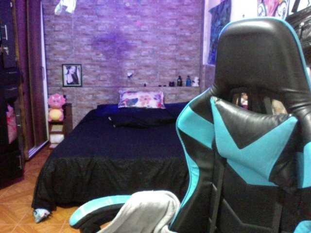 AngelaQueen's BongaCams show and profile