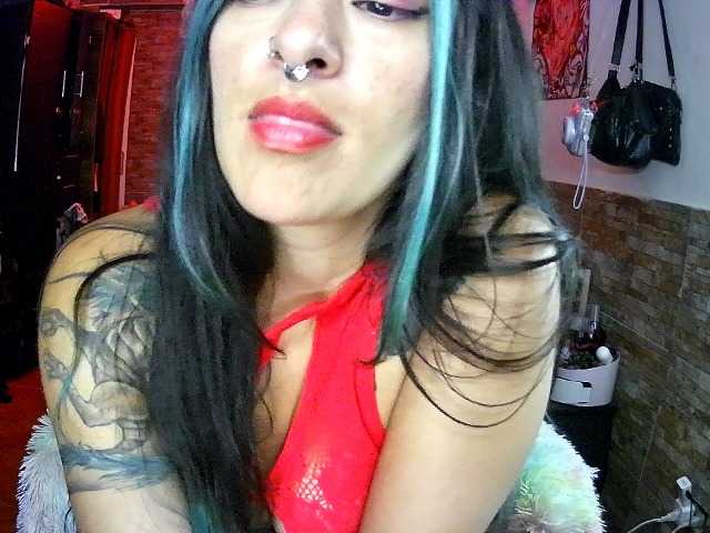 AngelaQueen live cam on BongaCams