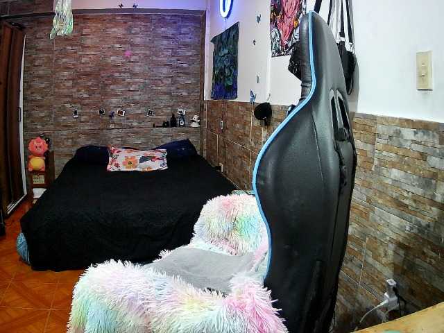 AngelaQueen live cam on BongaCams
