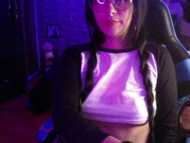 AngelaQueen live cam on BongaCams