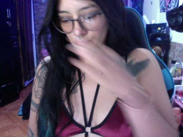 AngelaQueen live cam on BongaCams