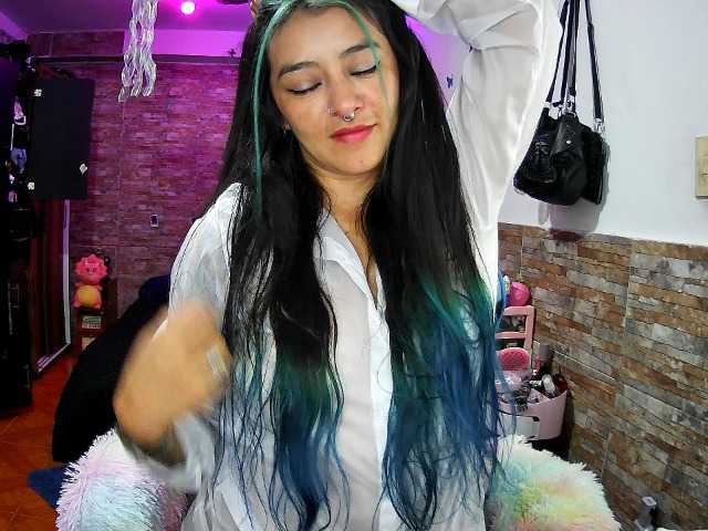 AngelaQueen Live Cam su BongaCams