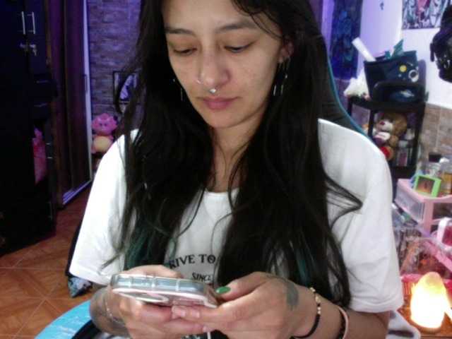 AngelaQueen's BongaCams show and profile