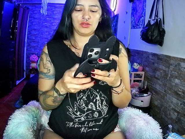 AngelaQueen live cam on BongaCams