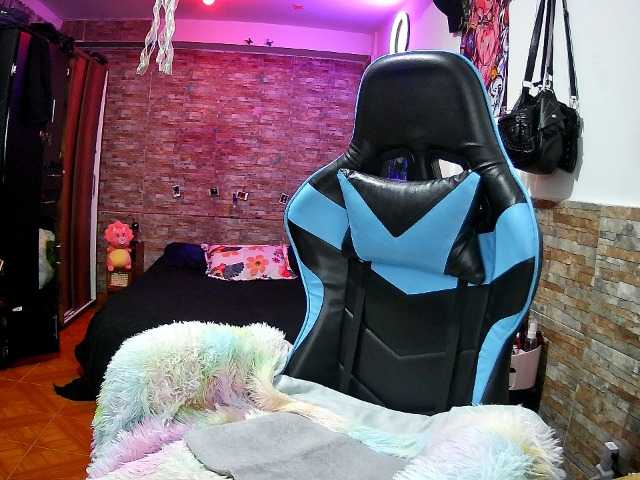 AngelaQueen live cam on BongaCams
