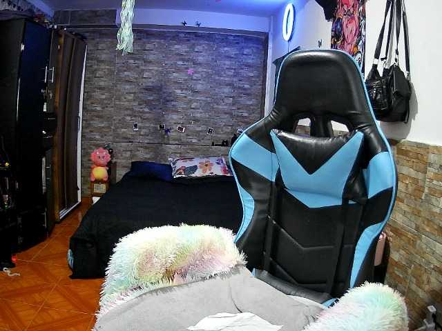 AngelaQueen live cam on BongaCams