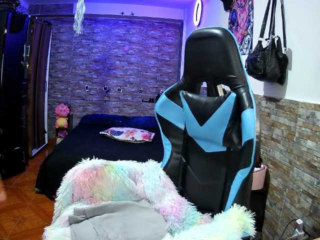 AngelaQueen live cam on BongaCams
