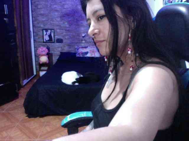 AngelaQueen AngelaQueen