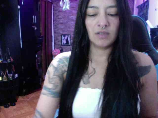 AngelaQueen webcam