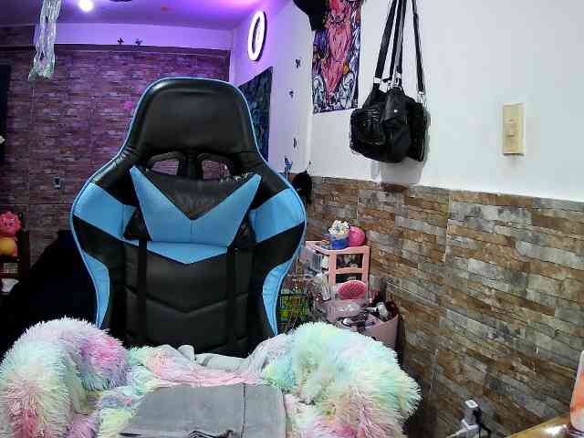 AngelaQueen webcam