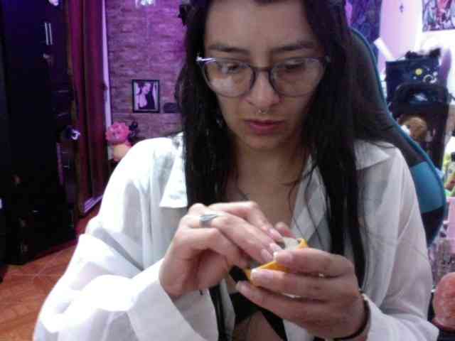 AngelaQueen webcam