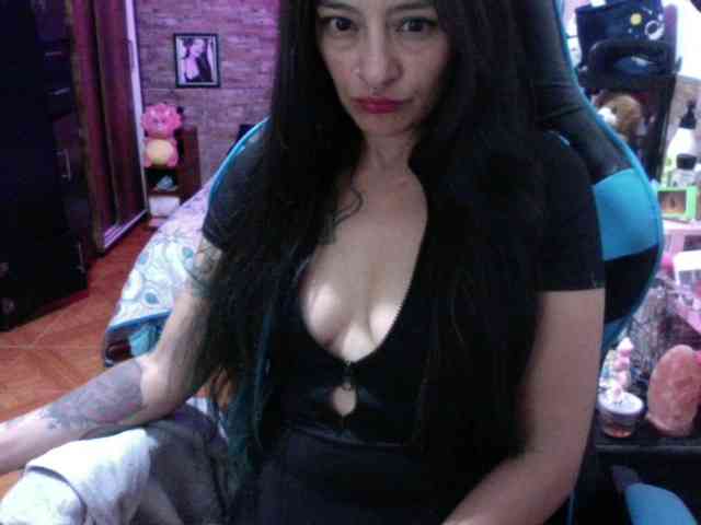 AngelaQueen webcam