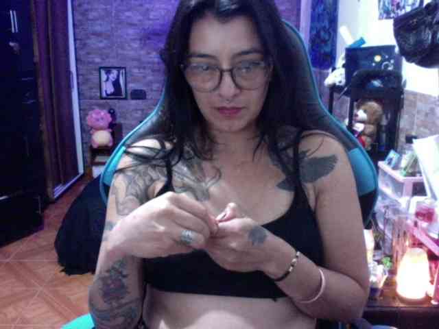 AngelaQueen AngelaQueen