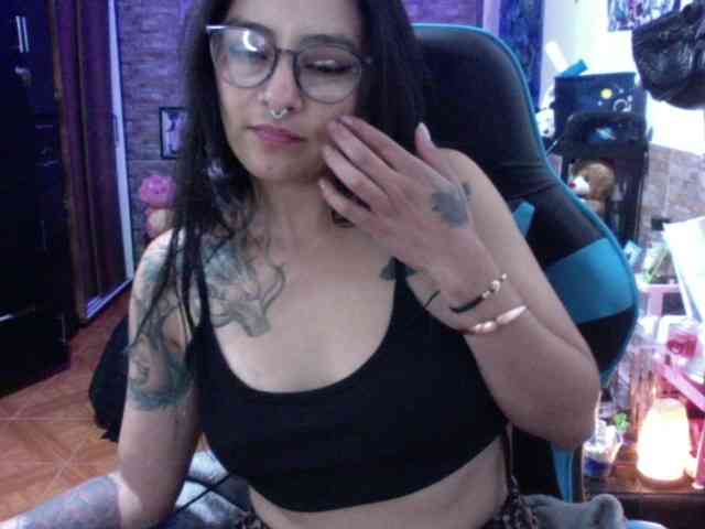 AngelaQueen webcam