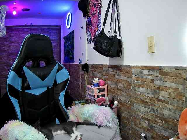 AngelaQueen webcam