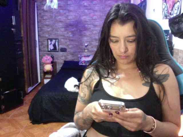 AngelaQueen webcam