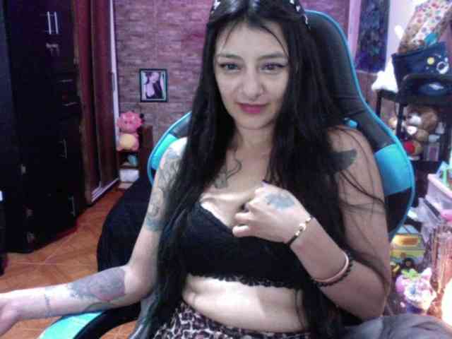 AngelaQueen webcam