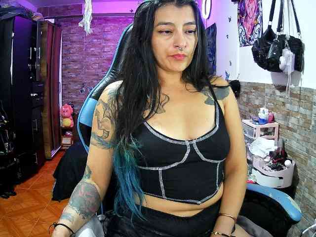 AngelaQueen webcam