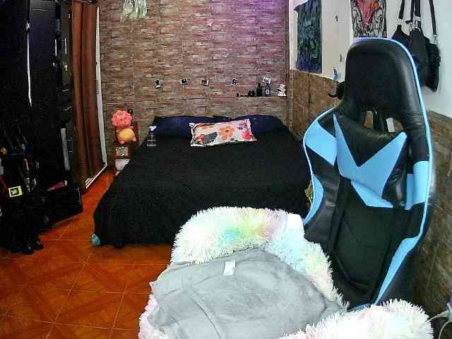 AngelaQueen webcam