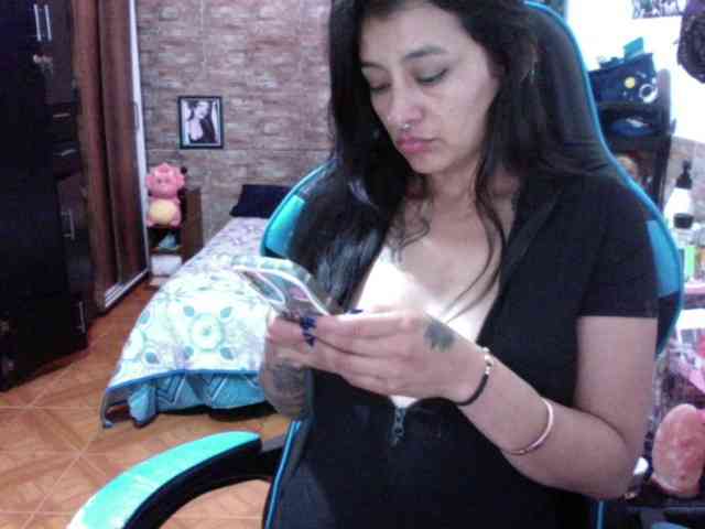 AngelaQueen webcam