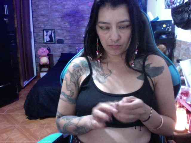 AngelaQueen webcam