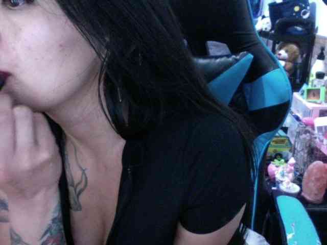 AngelaQueen webcam