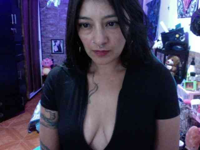 AngelaQueen webcam