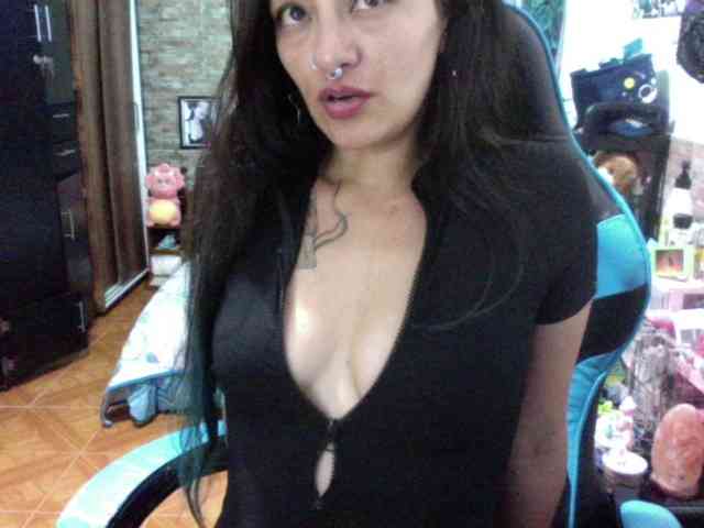 AngelaQueen webcam