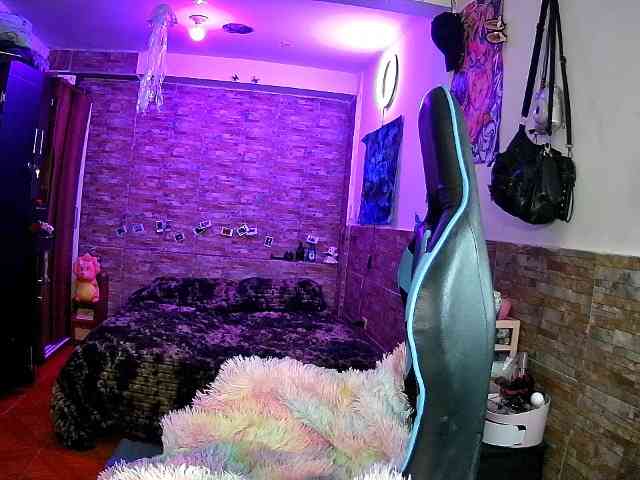 AngelaQueen webcam