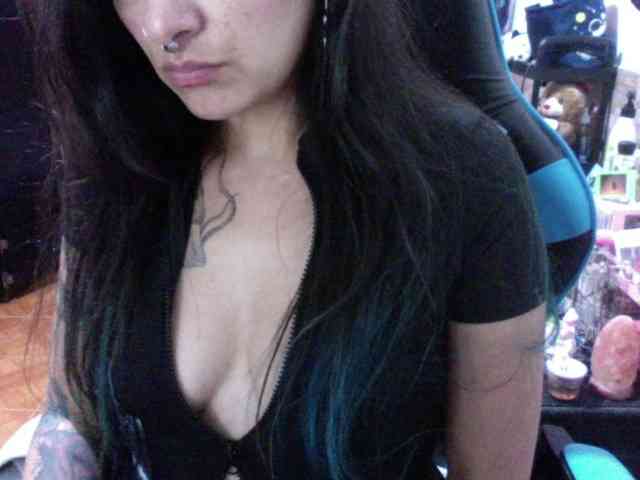 AngelaQueen webcam