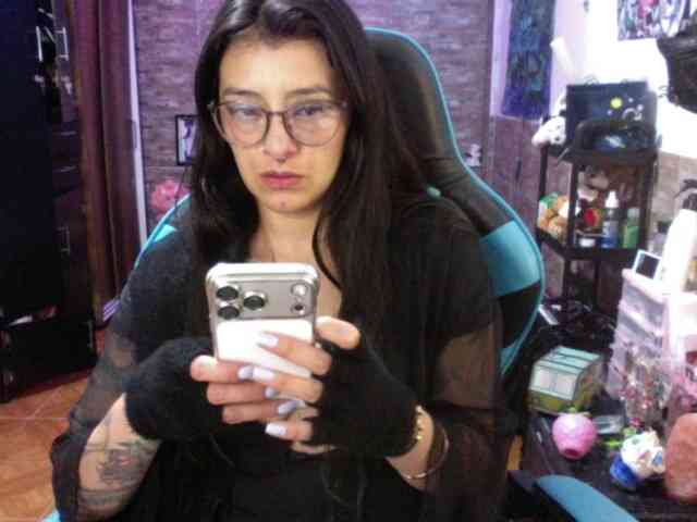 AngelaQueen webcam