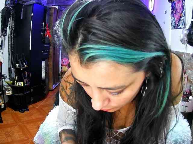 AngelaQueen webcam