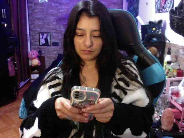 AngelaQueen webcam
