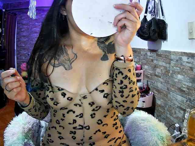 AngelaQueen webcam