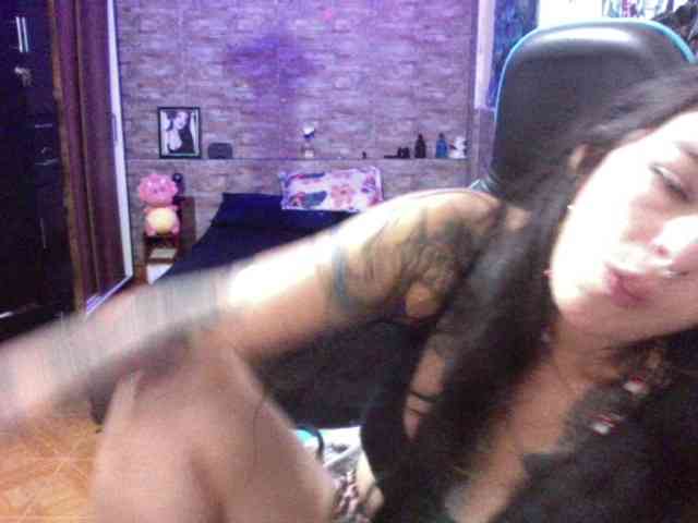 AngelaQueen webcam