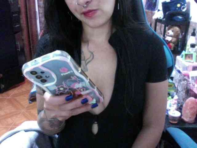 AngelaQueen webcam